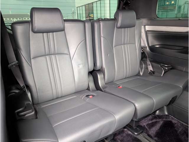 Toyota Alphard 11