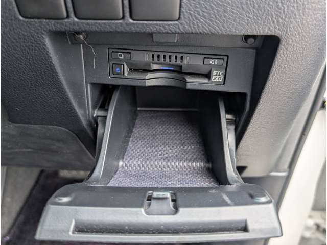 Toyota Alphard 6