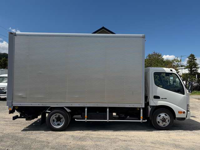 Hino Dutro 4