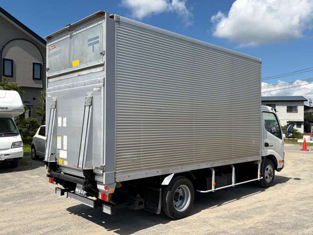 Hino Dutro 5
