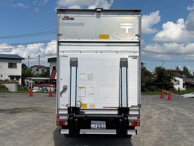 Hino Dutro 6