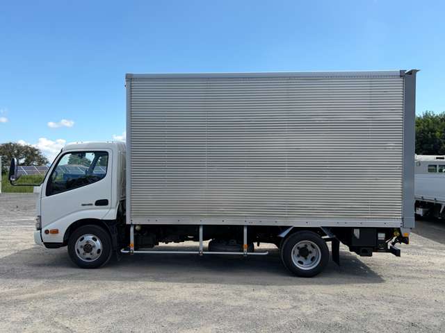 Hino Dutro 8