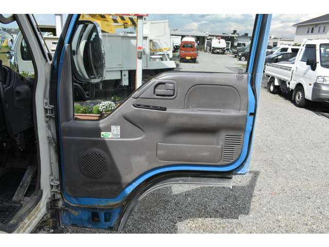 Isuzu Elf 5