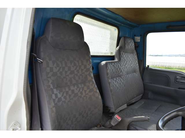 Isuzu Elf 7