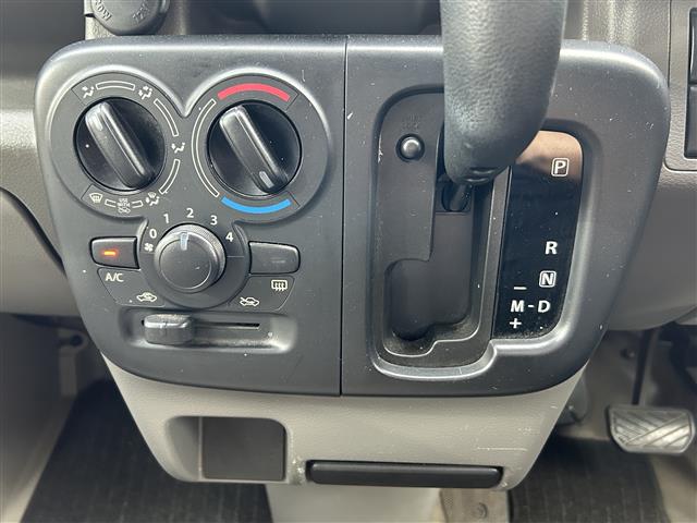 Nissan NV100 Clipper 11