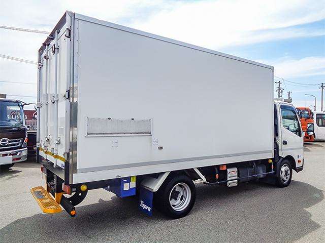 Hino Dutro 4