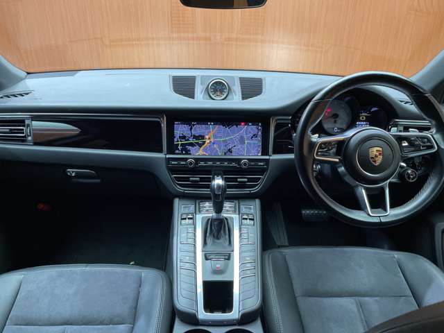 Porsche Macan 3