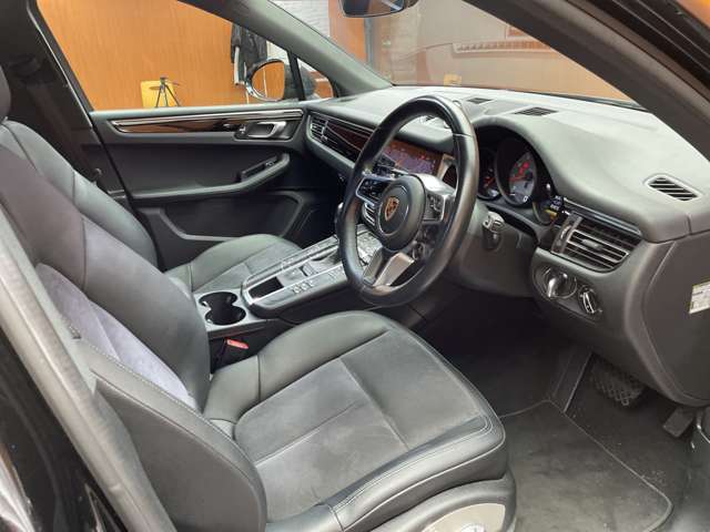 Porsche Macan 4