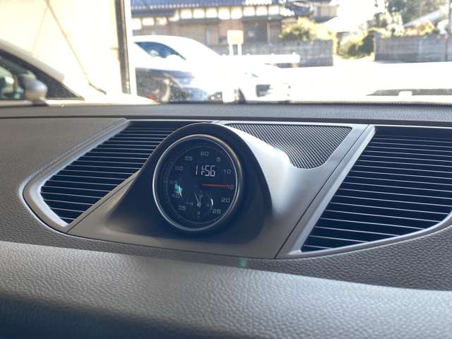 Porsche Macan 5