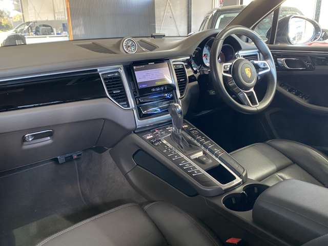 Porsche Macan 6