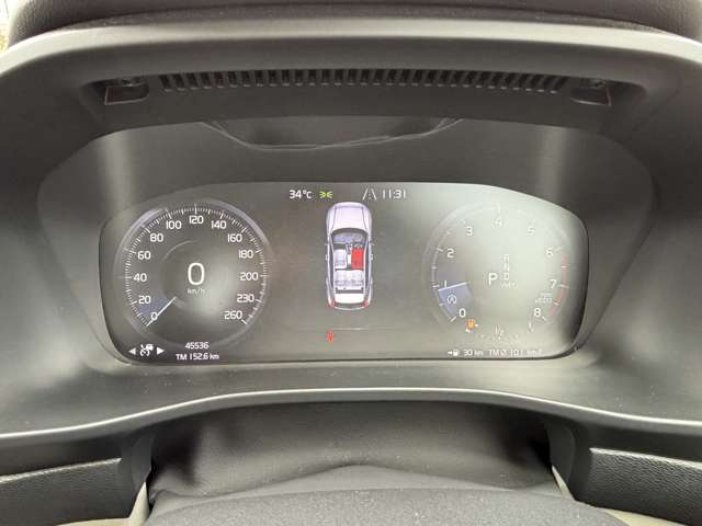 Volvo XC40 8