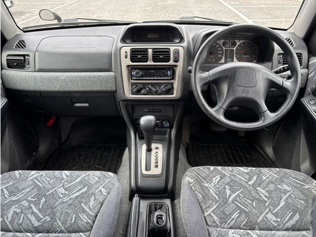Mitsubishi Pajero iO 11