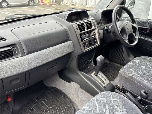 Mitsubishi Pajero iO 6