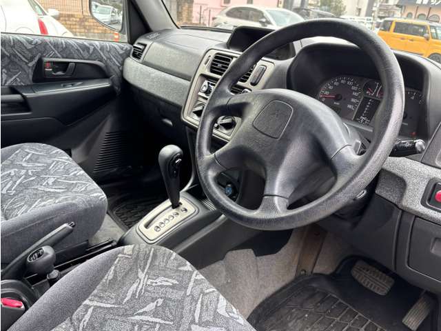 Mitsubishi Pajero iO 7