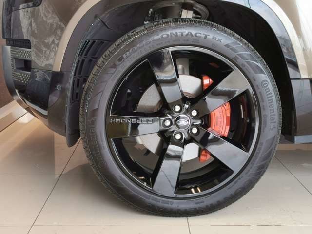 Land Rover Defender 3
