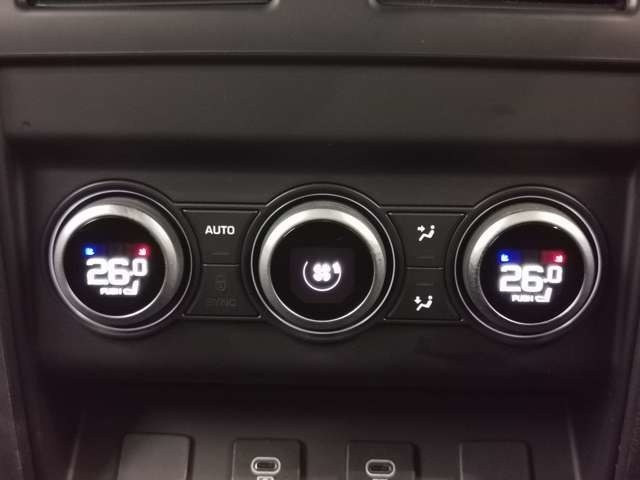 Land Rover Defender 7