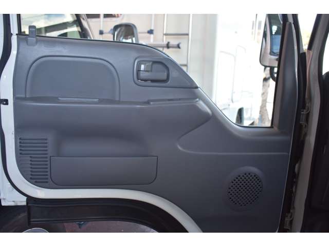 Isuzu Elf 11