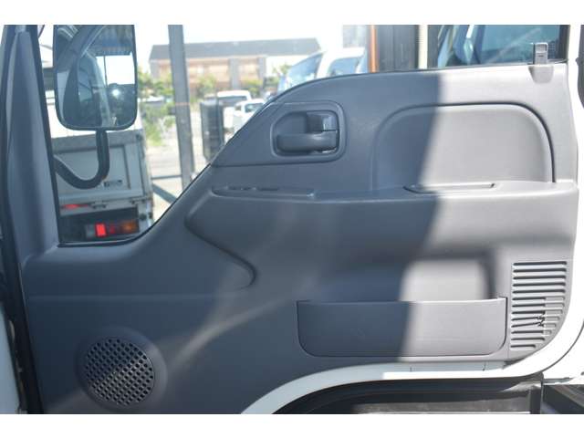 Isuzu Elf 9