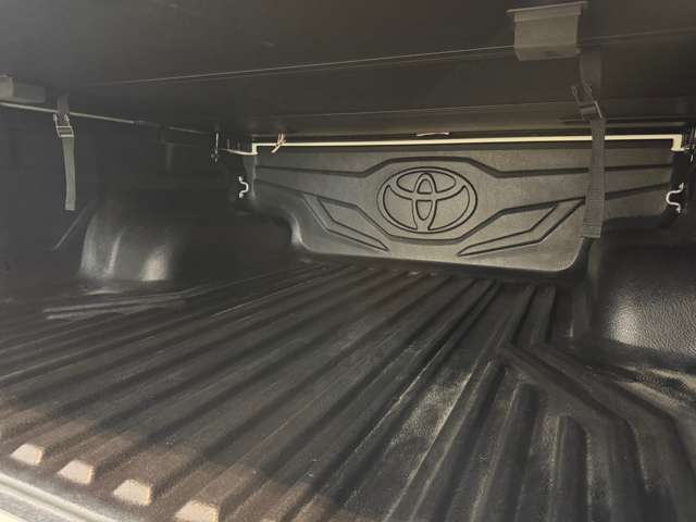 Toyota Hilux 8