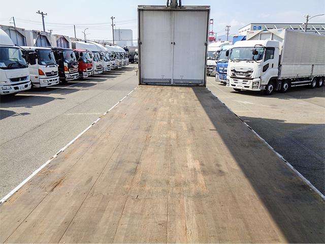 Mitsubishi Fuso Super Great 12