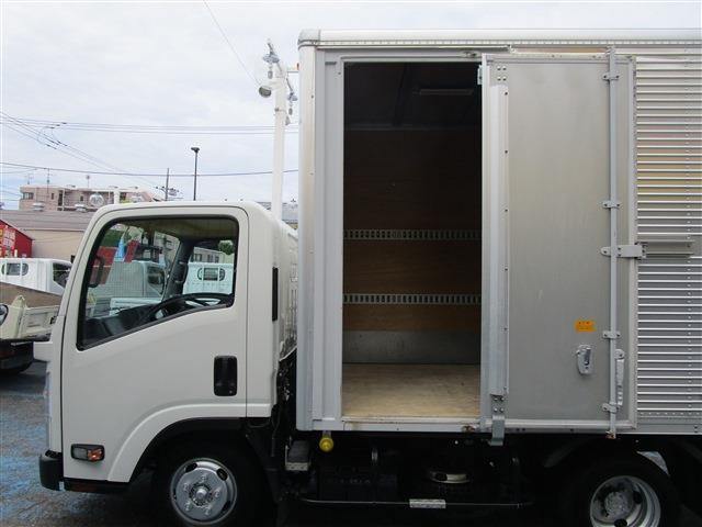 Isuzu Elf 8