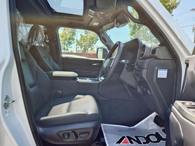 Toyota Land Cruiser 250 11