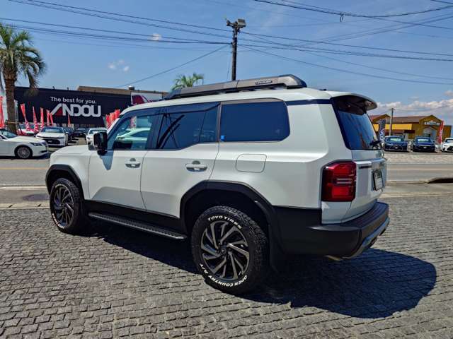 Toyota Land Cruiser 250 4
