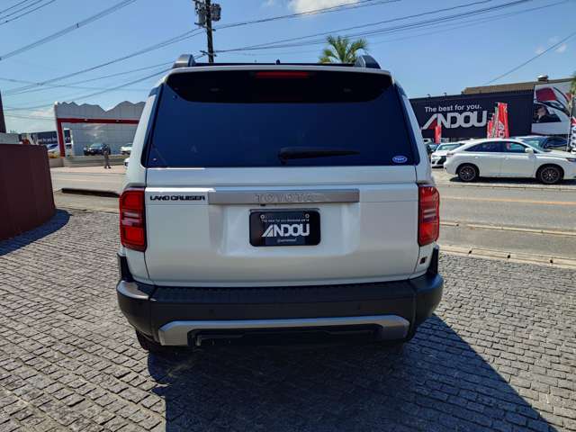 Toyota Land Cruiser 250 8