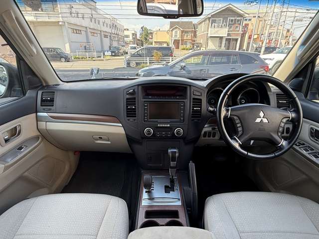 Mitsubishi Pajero 5