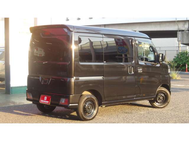 Daihatsu Hijet Cargo 4