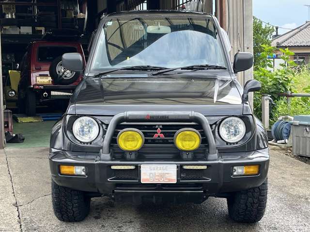 Mitsubishi Pajero Junior 12