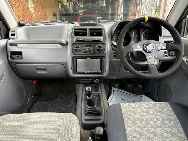 Mitsubishi Pajero Junior 2