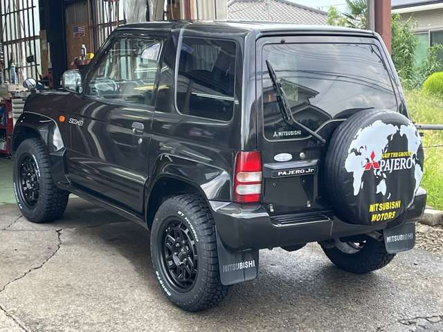 Mitsubishi Pajero Junior 6