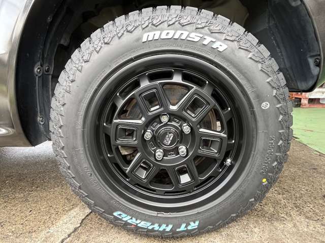 Mitsubishi Pajero Junior 8
