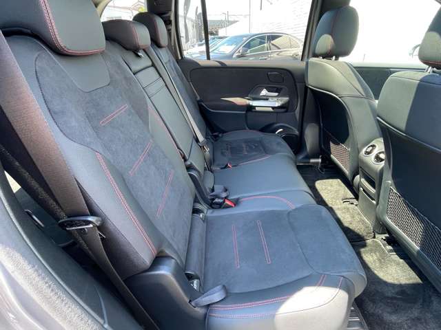 Mercedes-Benz EQB 7