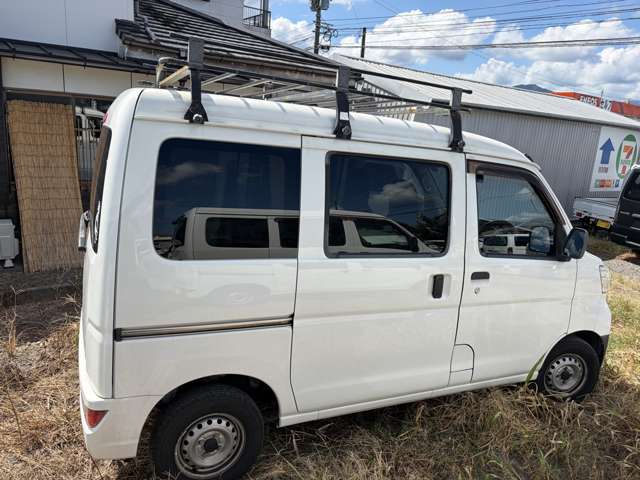 Daihatsu Hijet Cargo 4