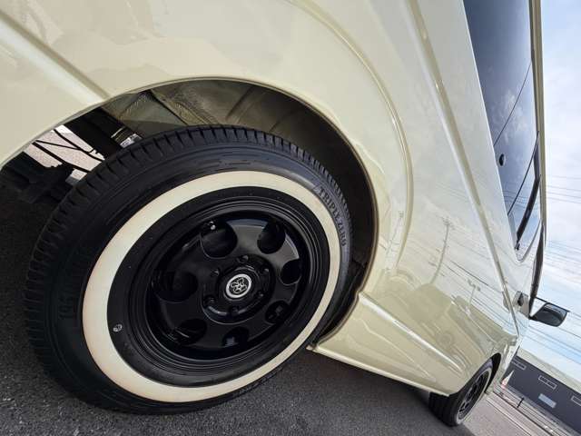 Toyota Hiace Van 11