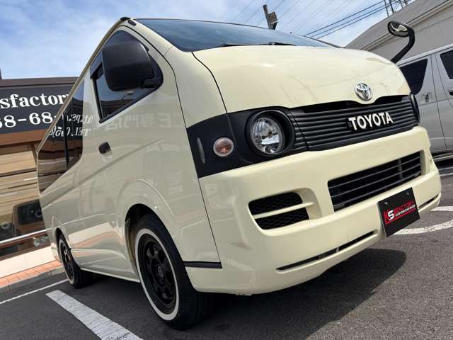 Toyota Hiace Van 2