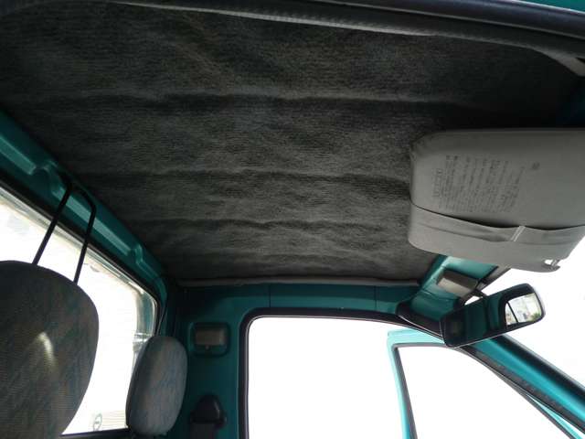 Daihatsu Midget II 8