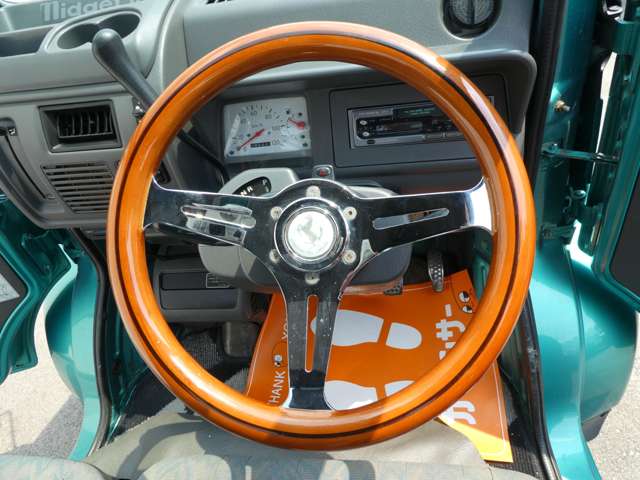 Daihatsu Midget II 9