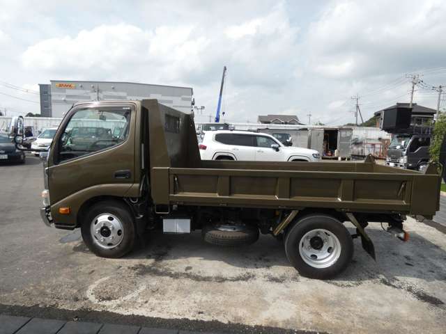 Hino Dutro 8