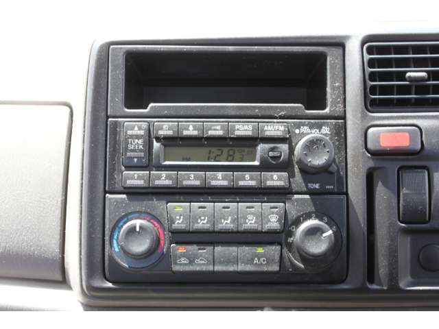 Mazda Titan Dash 12