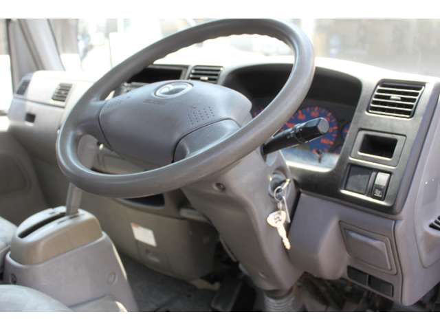 Mazda Titan Dash 8