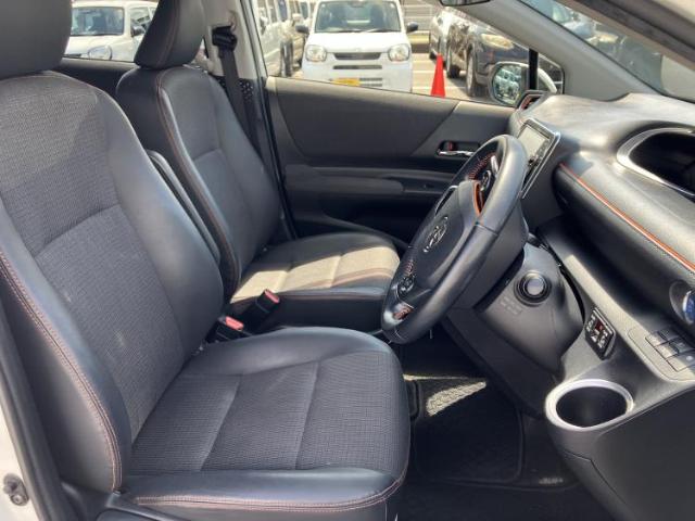 Toyota Sienta 2