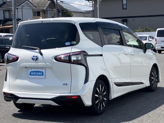 Toyota Sienta 6
