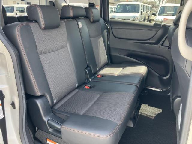 Toyota Sienta 7