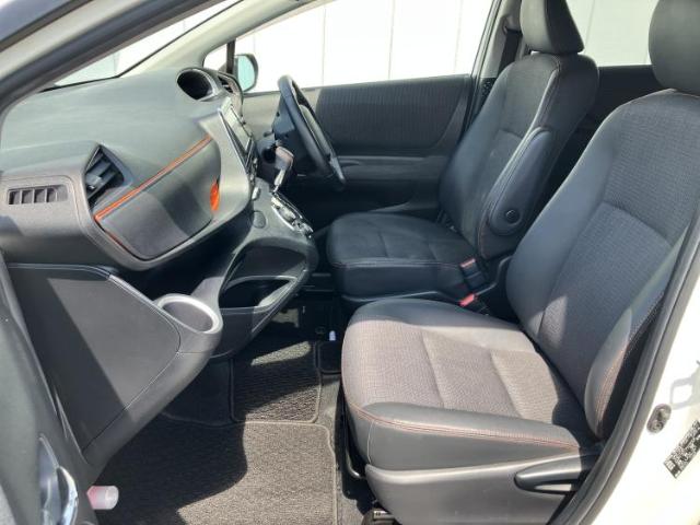 Toyota Sienta 9