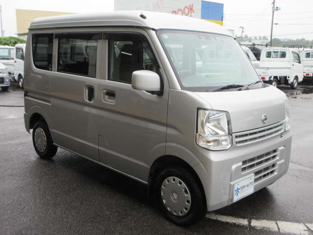 Nissan NV100 Clipper 11