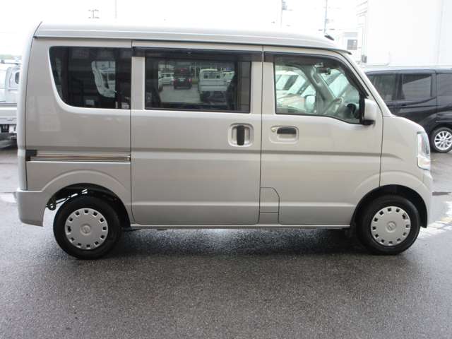 Nissan NV100 Clipper 7