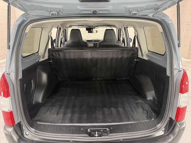 Toyota Probox Van 10